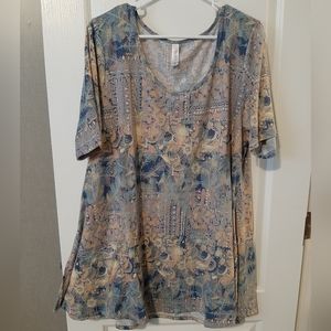LuLaRoe Perfect T, 2X (22-24)